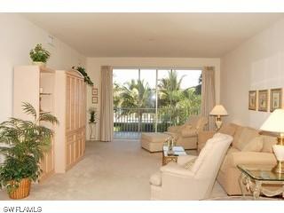 3250 Cypress Glen Way #415, Naples, FL 34109
