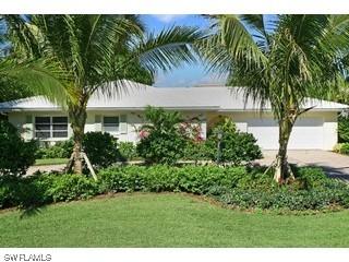 715 Ketch Dr., Naples, FL 34103