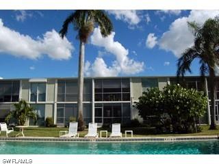 2064 Alamanda Dr. #6, Naples, FL