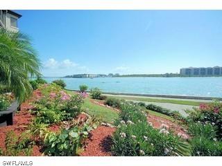 113 La Peninsula Blvd., Naples, FL 34113