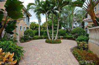 555 Via Veneto #102, Naples, FL 34108