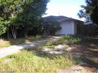 841 93rd Ave., Naples, FL 34108