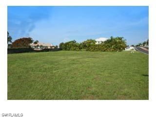 1725 Winterberry Dr., Marco Island, FL