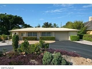 669 Bougainvillea Rd., Naples, FL