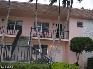 605 Palm View Dr. #11, Naples, FL