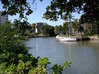 205 Springline Dr., Naples, FL 34102