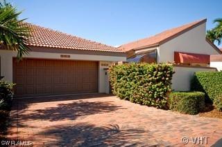 553 Bay Villas Ln. #94, Naples, FL