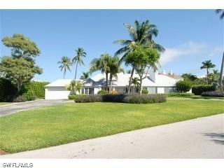 225 Cove Ln., Naples, FL 34102