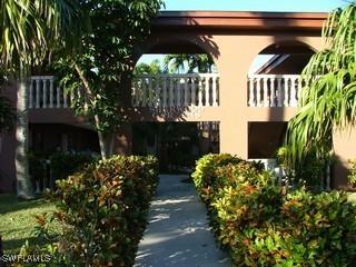 960 7th St., Naples, FL