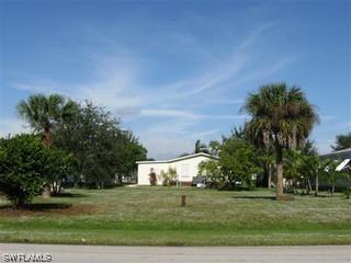 911 Manatee Rd., Naples, FL 34114