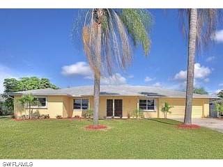 135 Willoughby Dr., Naples, FL 34110