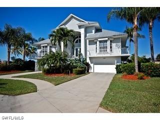 1060 Bond Ct., Marco Island, FL 34145
