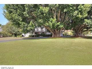 4201 Crayton Rd., Naples, FL 34103