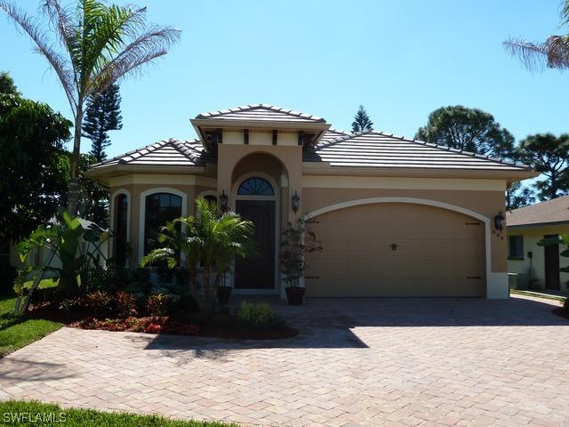 664 106th Ave., Naples, FL 34108