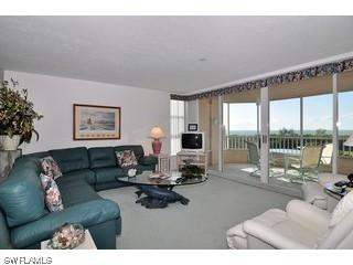 25 Bluebill Ave. #605, Naples, FL