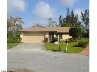 1707 Daisy Ln., Naples, FL