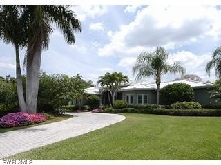 420 Palm Cir., Naples, FL 34102