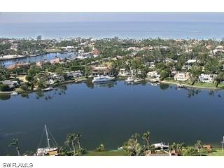 525 Kings Town Dr., Naples, FL 34102