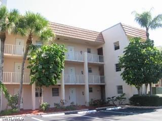 200 Turtle Lake Ct. #206, Naples, FL