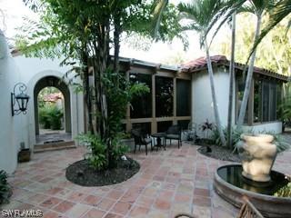 225 Lake Dr., Naples, FL 34102