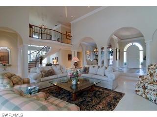 825 Barcarmil Way, Naples, FL
