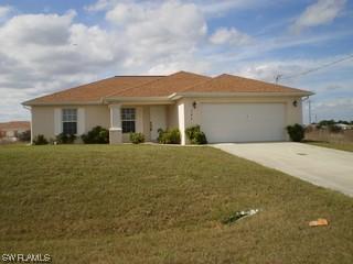382 Palencia Ave., Lehigh Acres, FL 33974