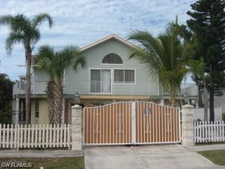 364 Copperfield Ct., Marco Island, FL 34145