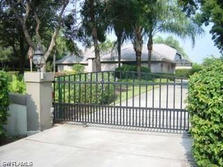 2271 Oakes Blvd., Naples, FL