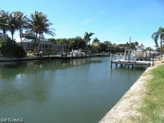 326 Grapewood Ct., Marco Island, FL 34145