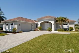 2038 Imperial Cir., Naples, FL 34110