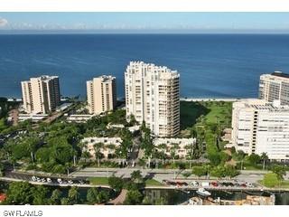 4021 Gulf Shore Blvd. #V-15, Naples, FL