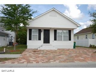 110 Leawood Cir., Naples, FL