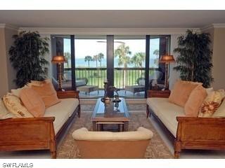 4551 Gulf Shore Blvd. #303, Naples, FL