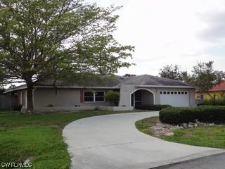 463 Golfview Dr., Naples, FL 34110