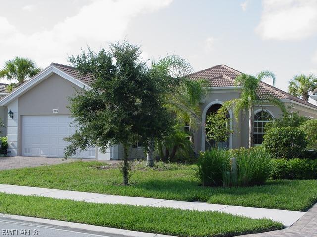 2318 Heydon Cir., Naples, FL 34120