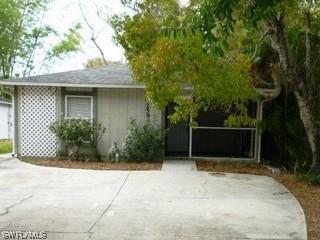 2596 Andrew Dr., Naples, FL 34112