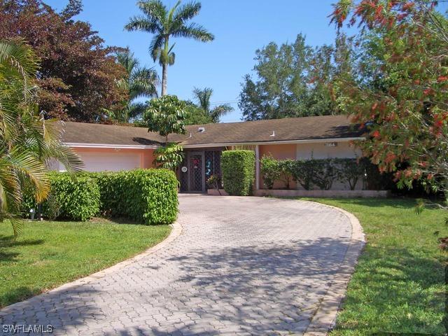 464 Golf Dr., Naples, FL 34102