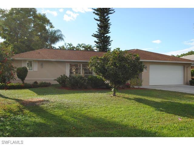 9807 Sussex St., Naples, FL 34109