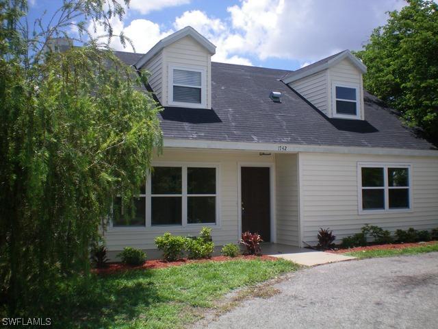 1742 54th Ter., Naples, FL 34116