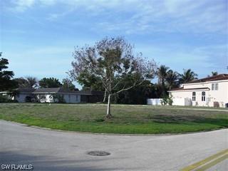 690 Regatta Rd., Naples, FL 34103