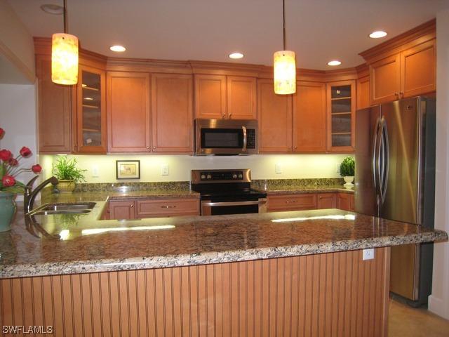 1030 Nottingham Dr., Naples, FL