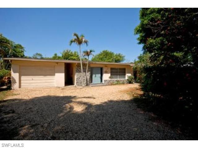 654 Broad Ct., Naples, FL 34102