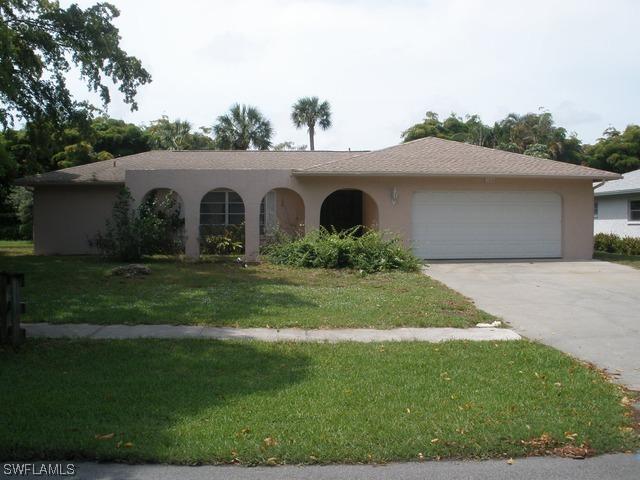 180 Nottingham Dr., Naples, FL 34109