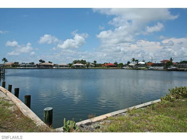 297 Sunflower Ct., Marco Island, FL 34145