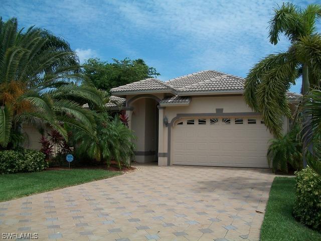 663 92nd Ave., Naples, FL 34108