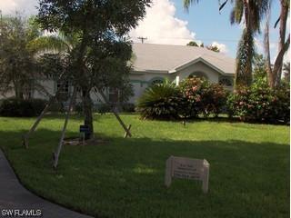 571 Raven Way, Naples, FL 34110