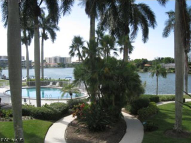 383 Harbour Dr. #206, Naples, FL 34103