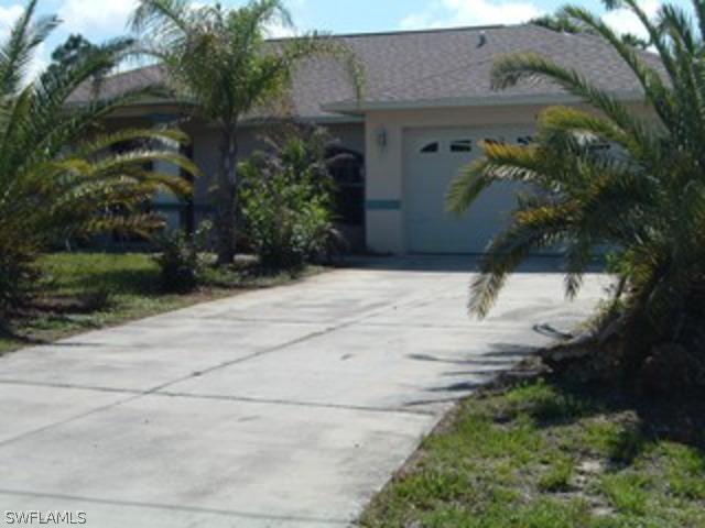 422 Dayton Ave., Lehigh Acres, FL