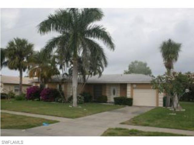 1270 Bluebird Ave., Marco Island, FL