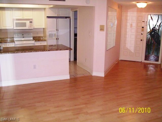 975 Palm View Dr. #101, Naples, FL